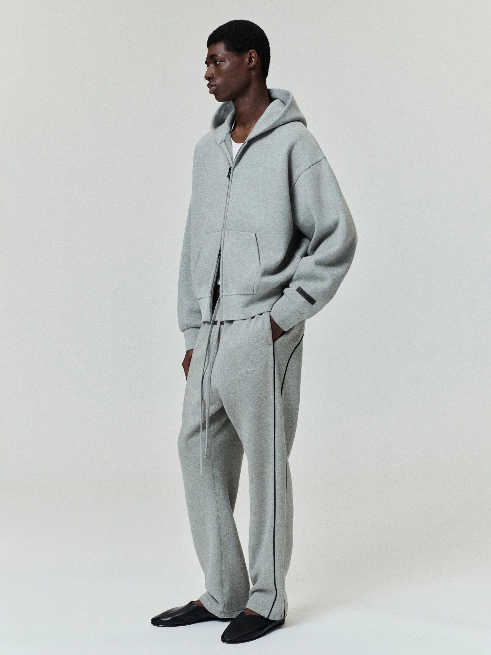 Polera para Hombre ESSENTIALS Classic Fleece Zip-Up Hoodie Gris