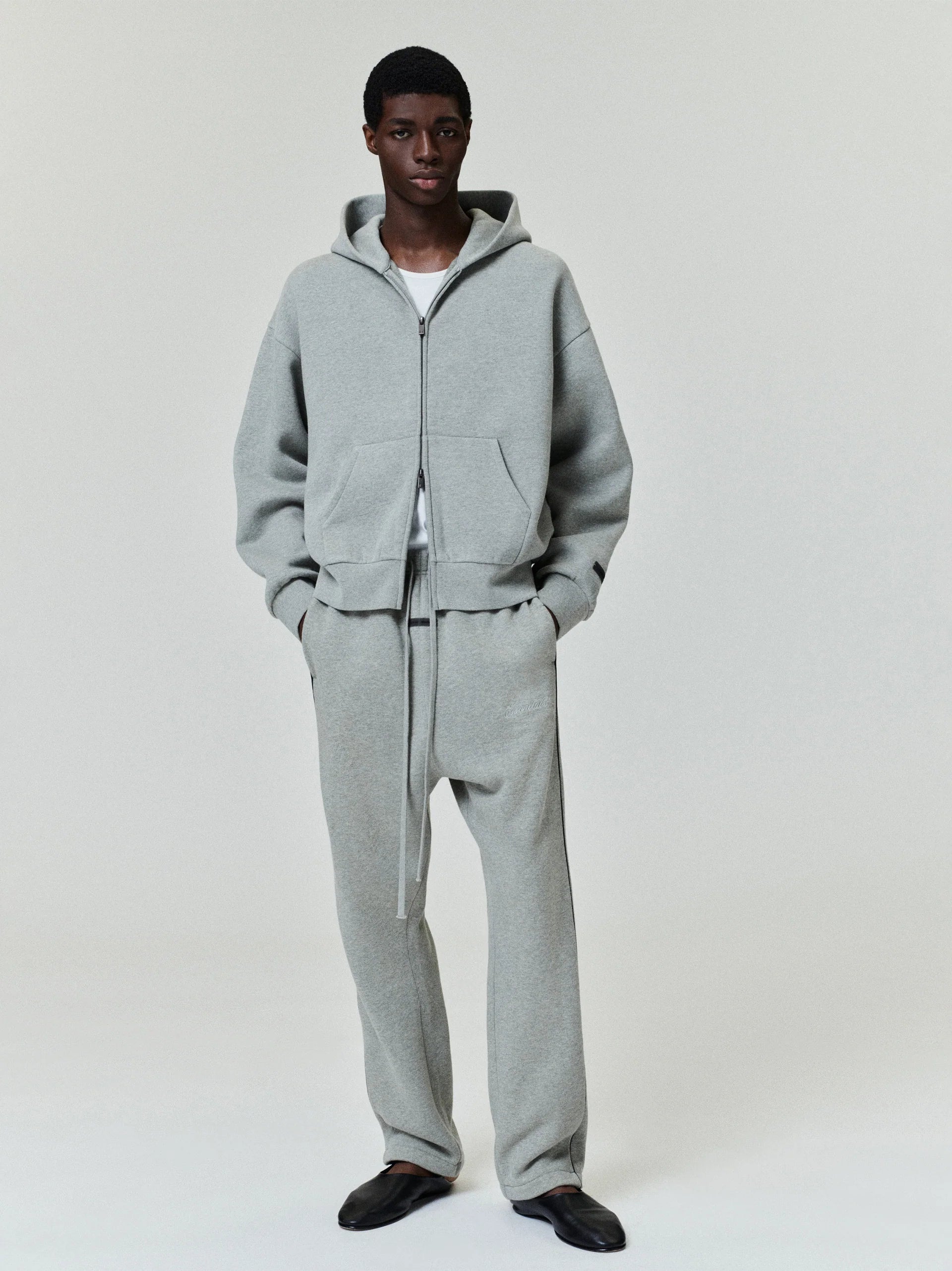 Polera para Hombre ESSENTIALS Classic Fleece Zip-Up Hoodie Gris