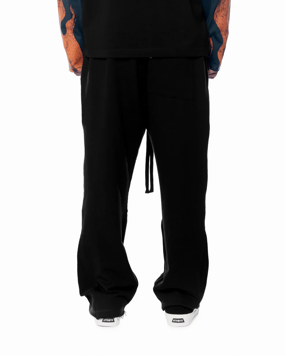 Pantalón ALL ABOUT CASH FLAMESS BLAACK FLAREPANT Negro